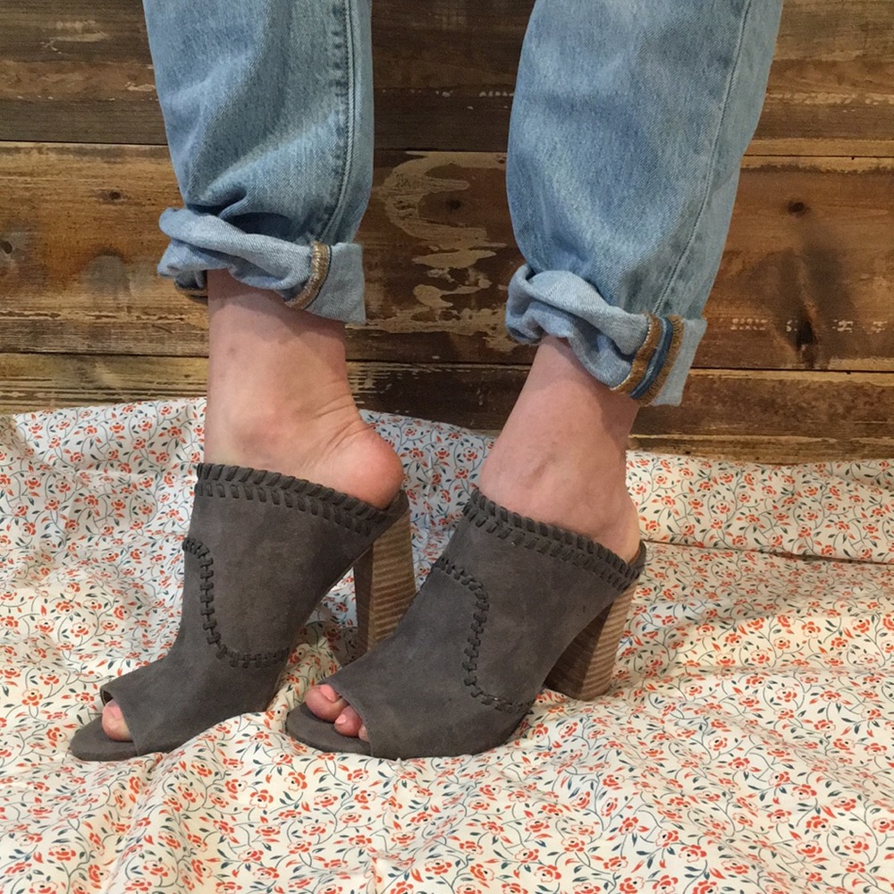Report "Marlo" in gray size 8